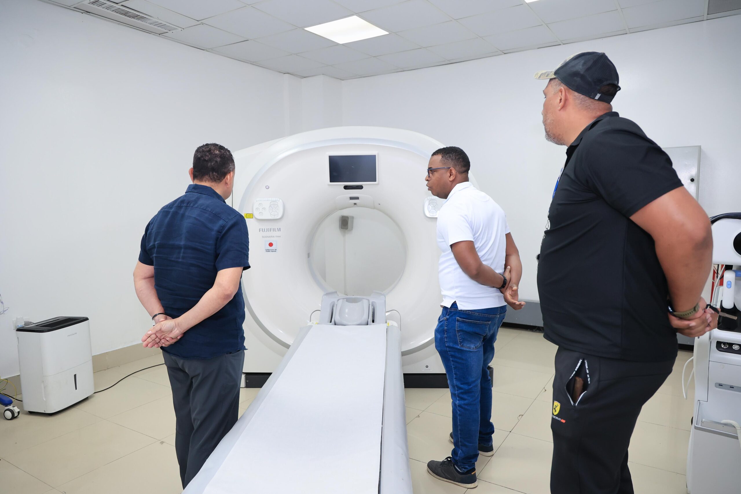 Director del SNS interviene Hospital Taiwán en Azua; entidad asume funciones operativas