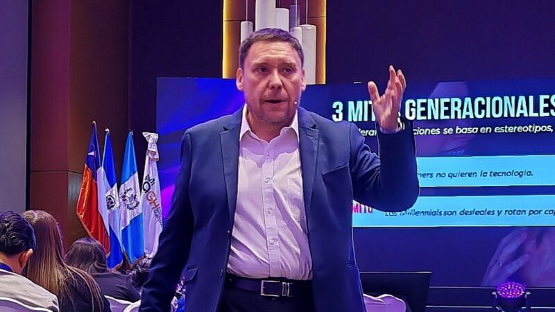 Marcelo Muñoz expuso sobre liderazgo multigeneracional y la nueva Generación IA