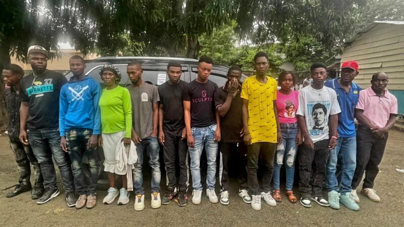 Ejército detiene a 13 haitianos indocumentados tras persecución de una jeepeta en Santiago Rodríguez