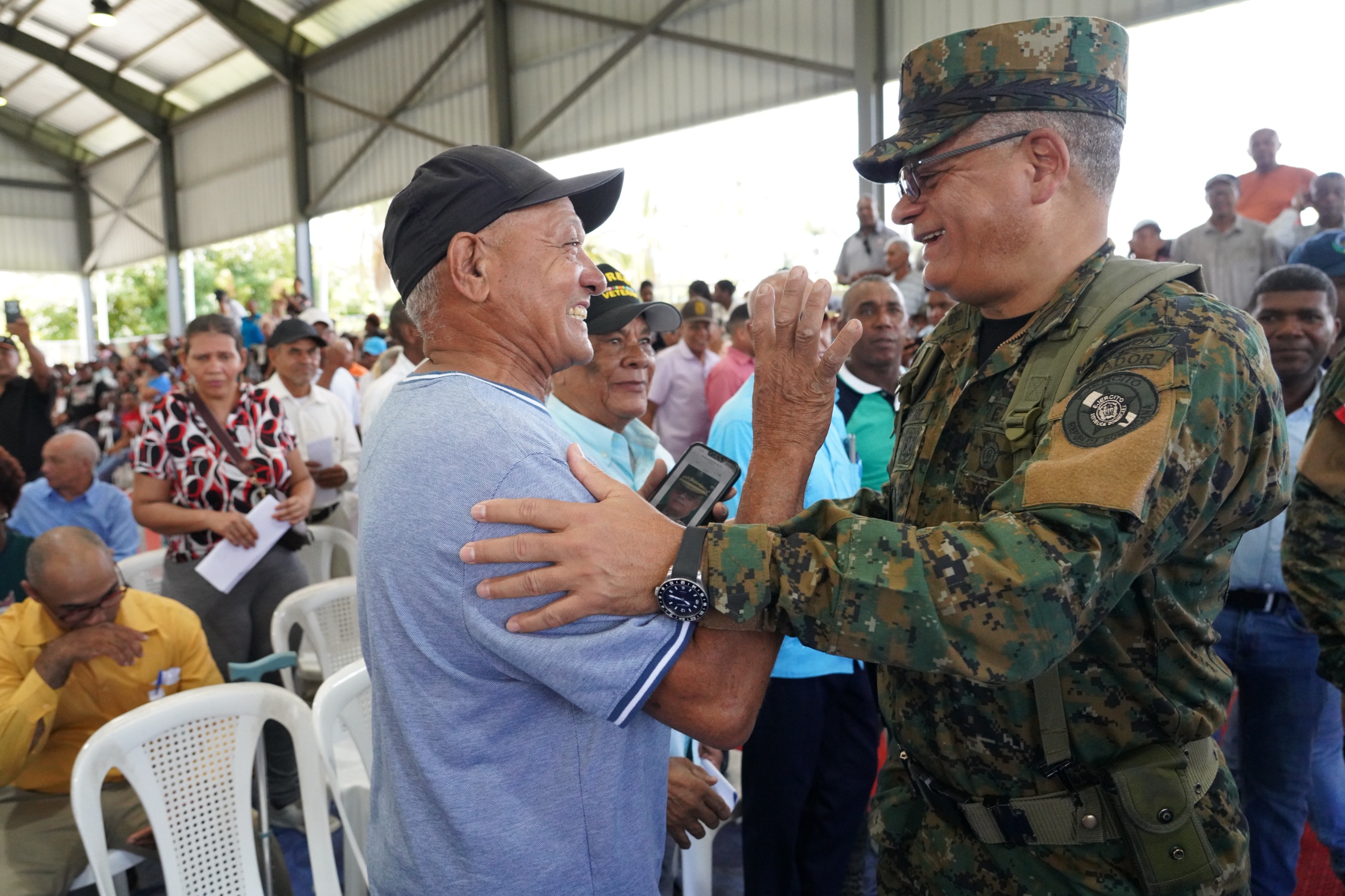 Ministro de Defensa encabeza Jornada Social para Retirados Militares en Pedro Brand