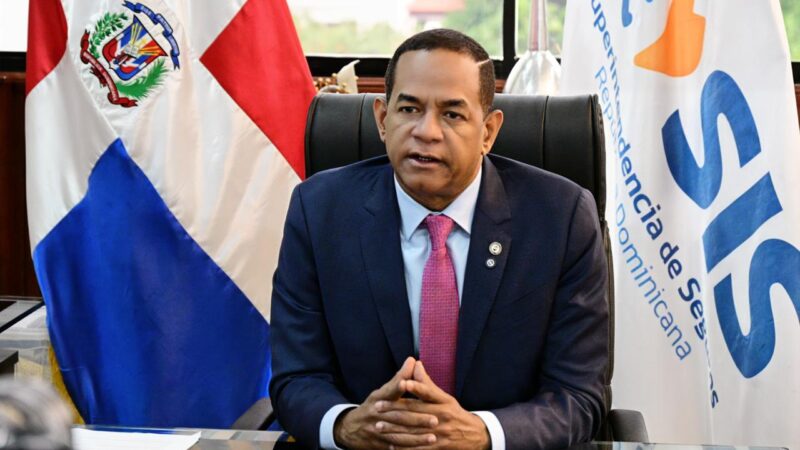 Julio César Valentín valora desmonte gradual del impuesto al seguro de vida