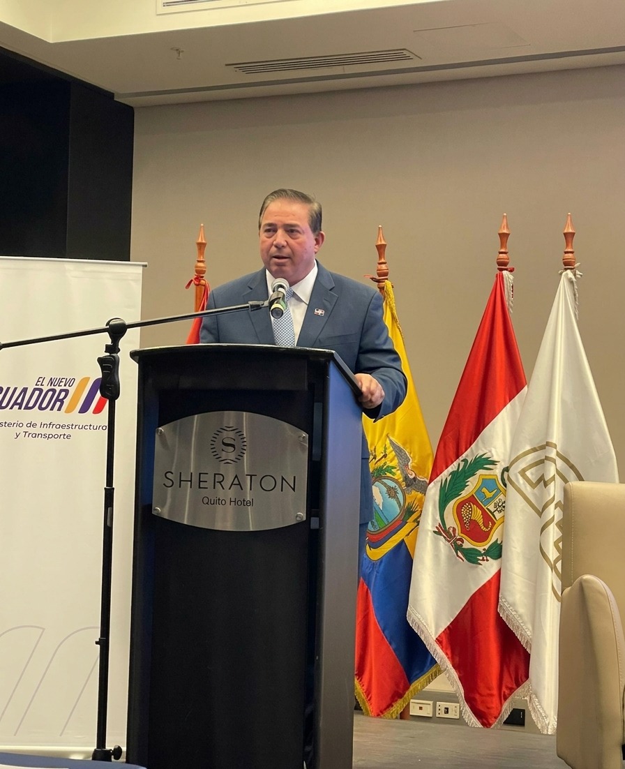 Héctor Porcella participó como expositor en Foro Andino, en Ecuador
