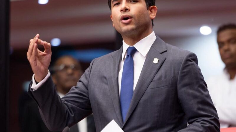 Rechazan en el Senado propuesta de Omar para indexar salarios hasta RD$52,000