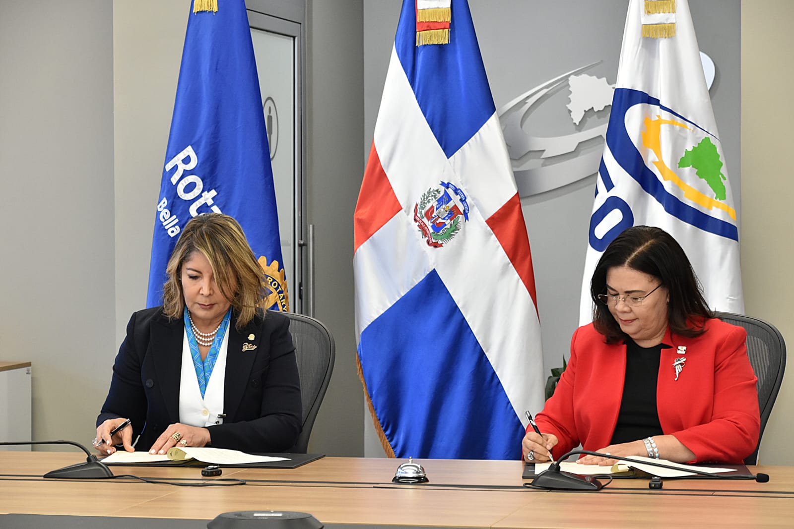 Rotary Club Santo Domingo Bella Vista E INFOTEP firman acuerdo