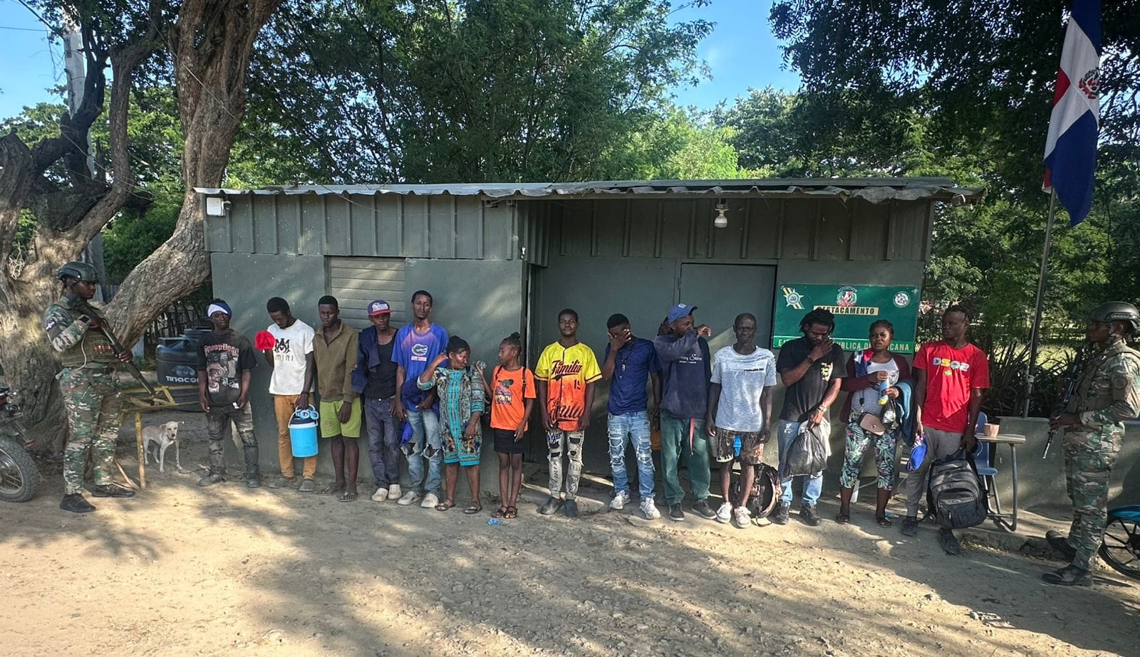 Ejército continúa detiene a 50 haitianos indocumentados en Dajabón