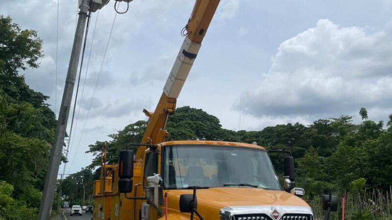 Edeeste fortalece el servicio eléctrico en Sierra Prieta y Yamasá con división estratégica de recloser