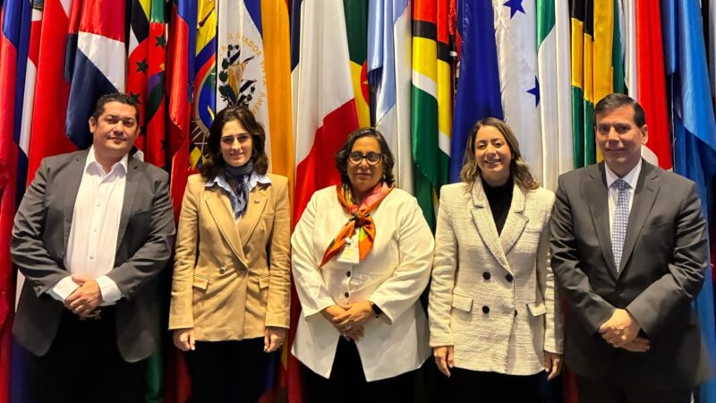 Ministra Gloria Reyes fortalece la cooperación social y de género durante agenda oficial en Chile