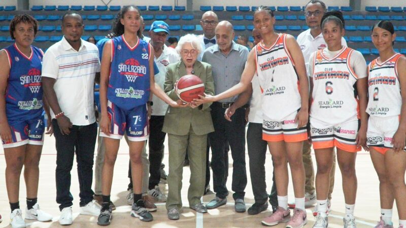 Milagros Ortiz Bosch encabeza apertura del Torneo de Baloncesto Superior Femenino Distrital 2026