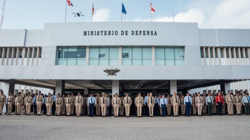 Ministro de Defensa reafirma compromiso de poner los recursos del Estado al servicio de la población
