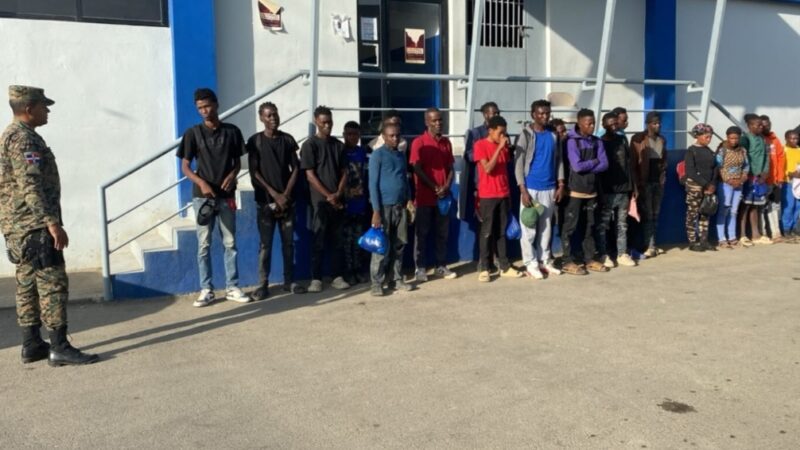 Ejército detiene a 38 haitianos indocumentados en operativos apoyados con drones en Dajabón y Santiago Rodríguez