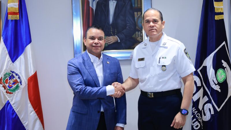 SNS y Policía Nacional articulan acciones para fortalecer la seguridad hospitalaria