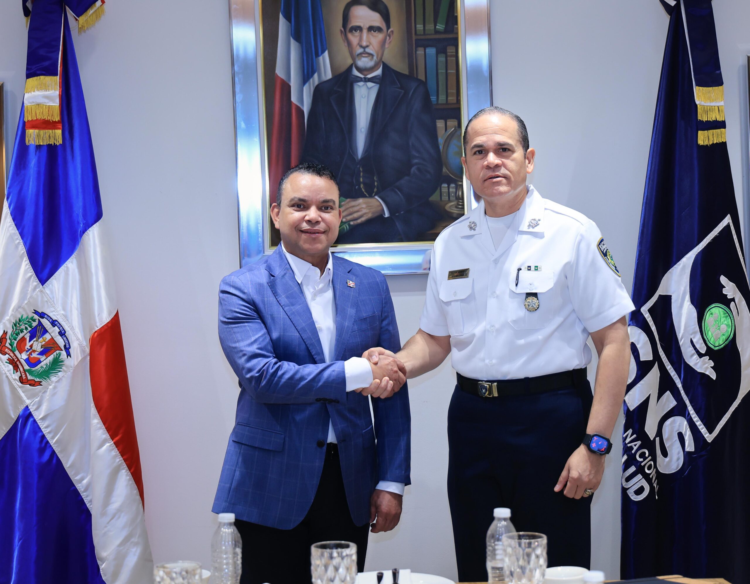 SNS y Policía Nacional articulan acciones para fortalecer la seguridad hospitalaria