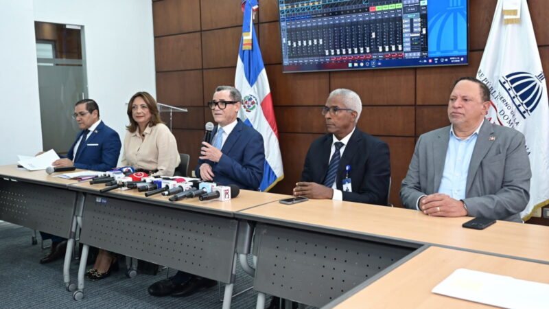 Ministro de Trabajo recibe propuesta para no discriminación de empleo por edad