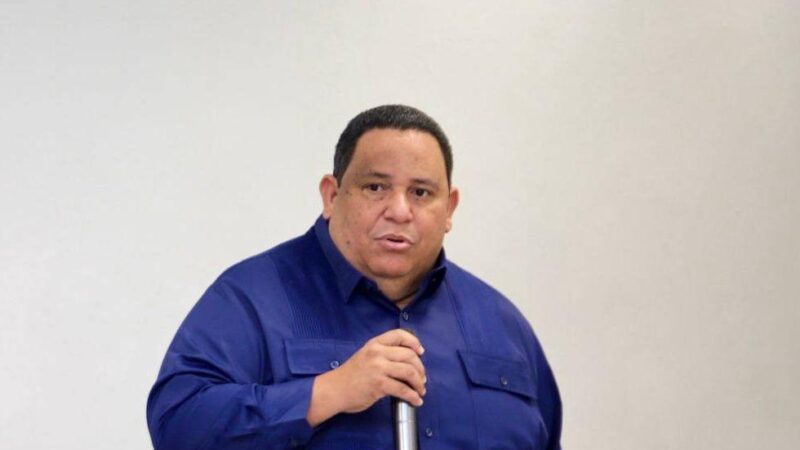 Alcalde de Azua valora avances en el sistema de salud y llama al consenso en favor de la población