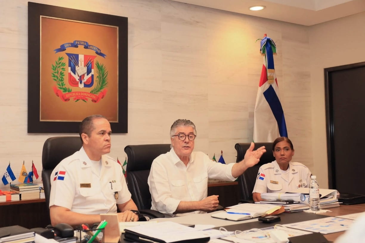 Policía Nacional y Servicios Penitenciarios fortalecen coordinación para mejorar la seguridad y la gestión penitenciaria