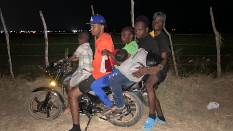 Ejército detiene a tres dominicanos vinculados al transporte de migrantes indocumentados en Valverde y Santiago Rodríguez