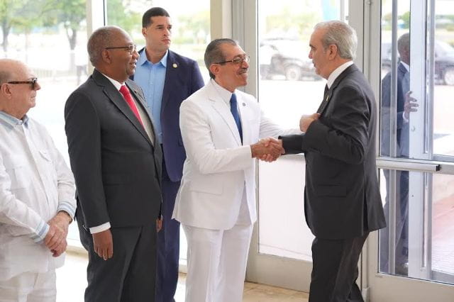 Jorge Asjana David asume como rector decidido a modernizar e internacionalizar la UASD con apoyo del Gobierno