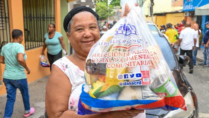 Gobierno impacta a miles de familias de Samaná con inversión de RD$15.8 millones en asistencia social y mejoramiento habitacional a través de DASAC