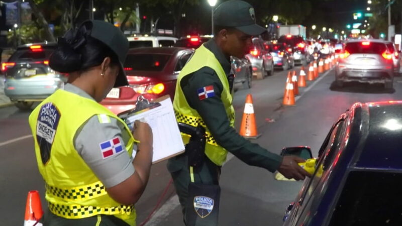 DIGESETT refuerza controles preventivos con operativos de alcoholimetría en el Distrito Nacional y San Francisco de Macorís