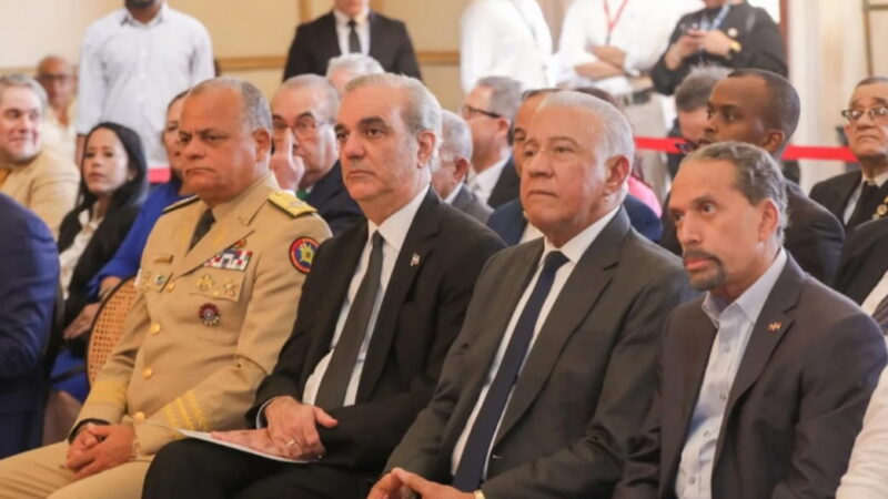 Presidente Abinader llama a honrar el legado de Duarte con compromiso ciudadano y defensa de la democracia