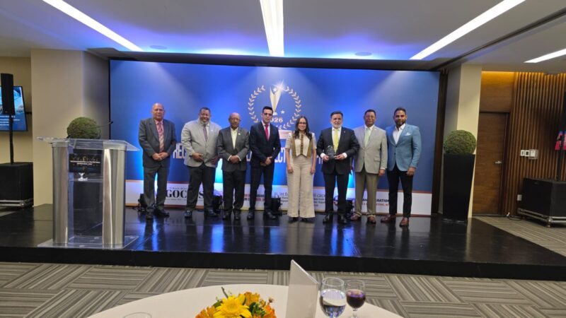 Federación Dominicana de Comerciantes es reconocida por sus 50 años de trayectoria en ceremonia nacional de liderazgo empresarial
