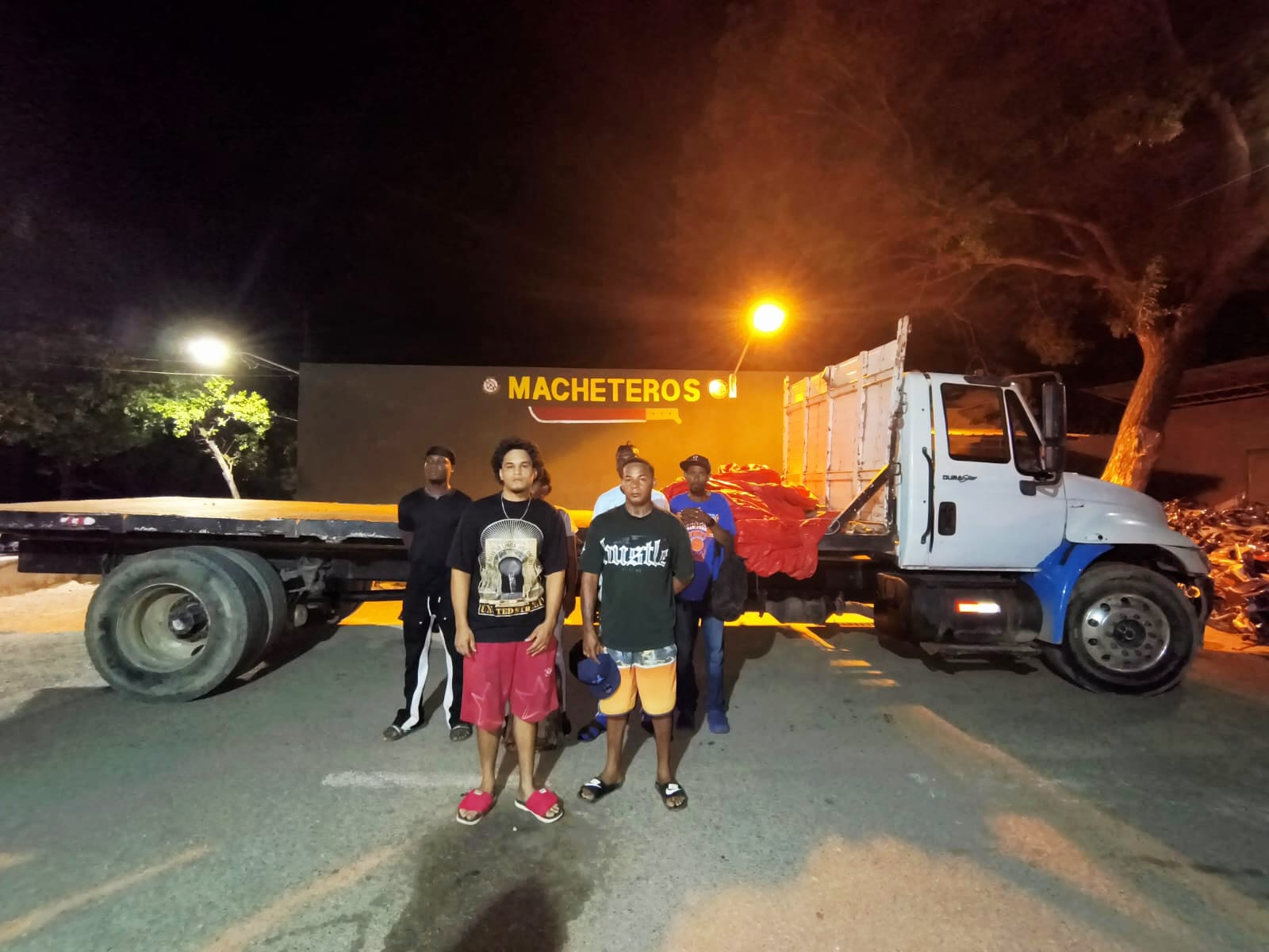 Ejército detiene camionero que ocultaba haitianos indocumentados en Valverde