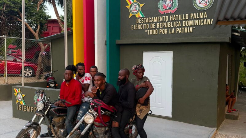 Patrullas del Ejército interceptan a 37 migrantes indocumentados en tres provincias fronterizas