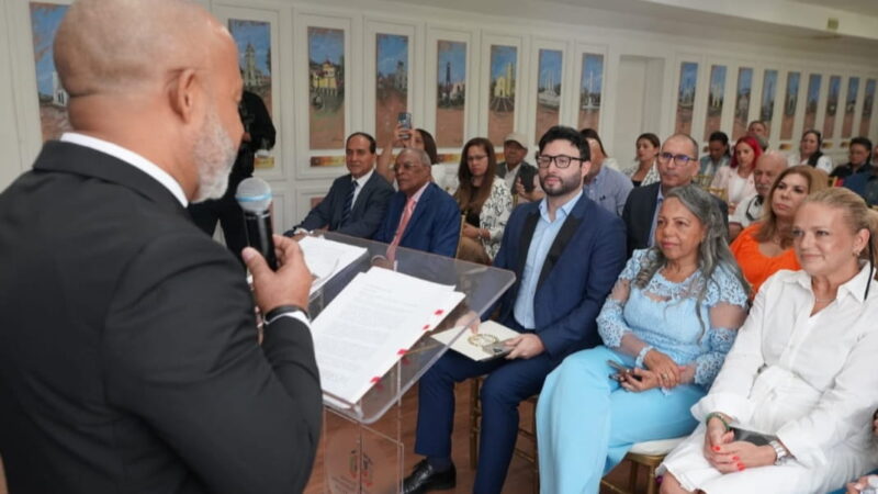 Consulado RD promueve con excelencia literatura y lectura entre diáspora en Miami