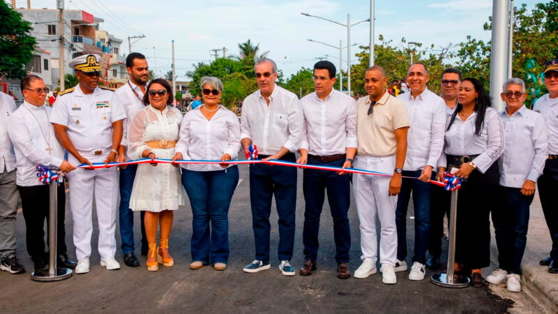 De espacio olvidado a joya del litoral: Presidente Abinader entrega la nueva playa El Faro en San Pedro de Macorís