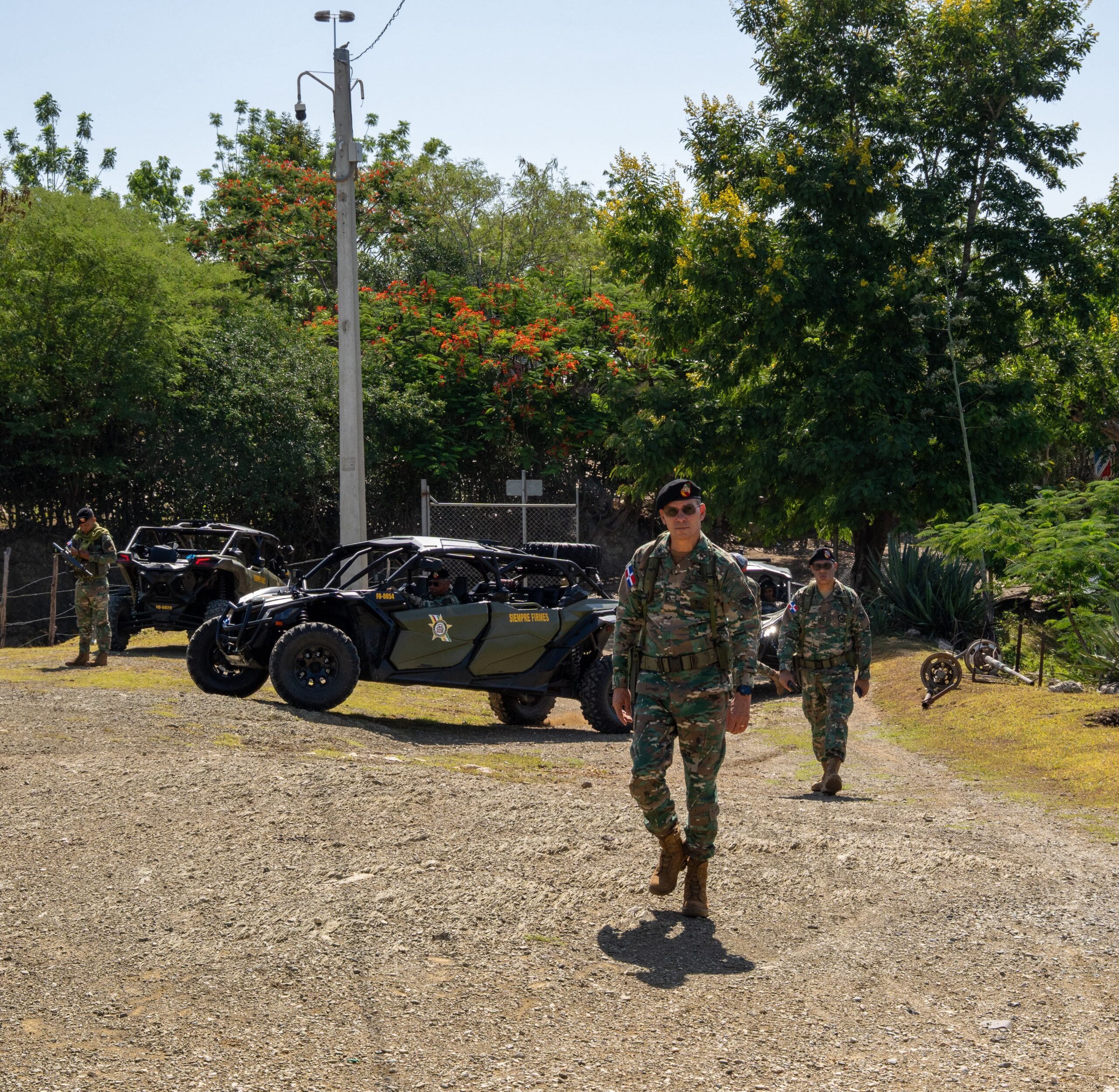 Comandante del Ejército realiza recorrido por unidades fronterizas en provincias Elías Piña y Dajabón