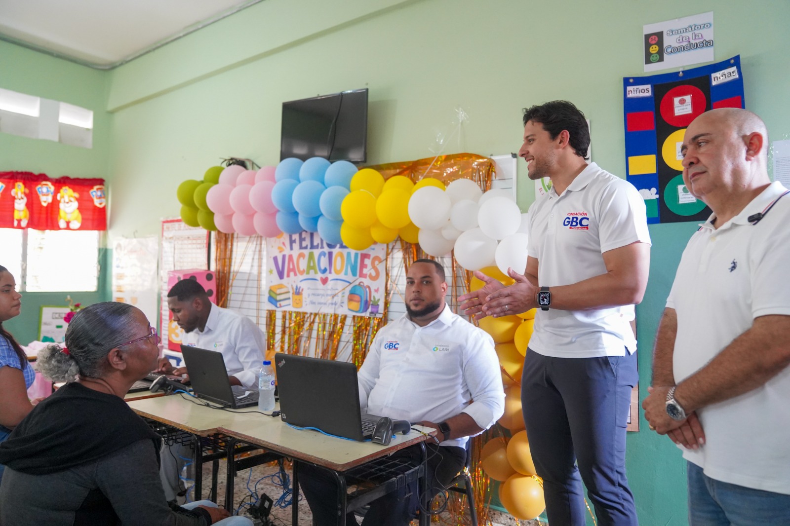 Raymond Rodríguez y Fundación GBC realizan operativo médico que beneficia a más de 400 familias en Las Cuevas de Cevicos