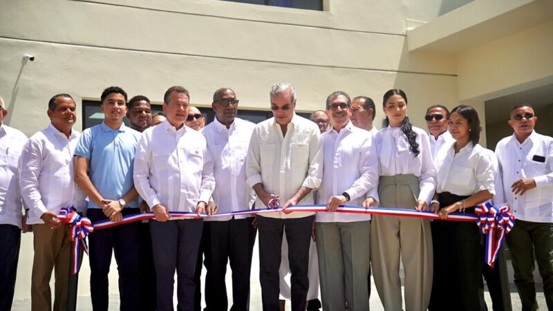 Presidente Abinader inaugura el nuevo Centro UASD Santiago Rodríguez