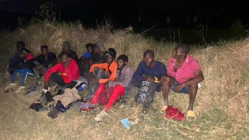 Ejército localiza grupo de 25 haitianos indocumentados durante operativos en Montecristi y Santiago Rodríguez