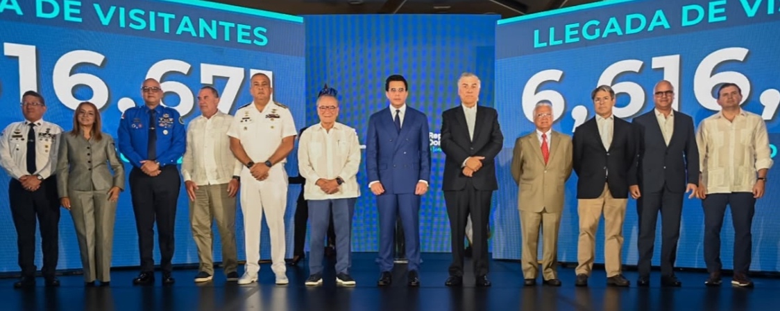 Turismo dominicano rompe récord con 6.6 millones de visitantes y proyecta superar los 12 millones en 2026