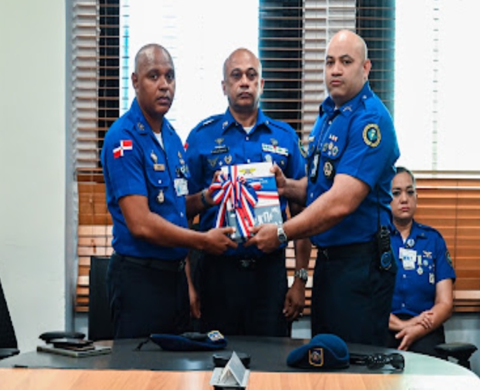 CESAC realiza cambio de mando en la Dirección de Seguridad del Aeropuerto Internacional José Francisco Peña Gómez