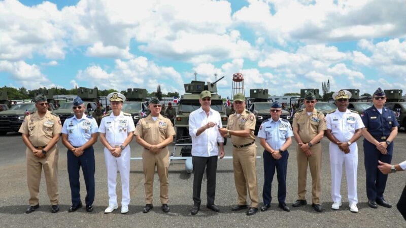 Presidente Abinader entrega nuevos equipos e infraestructuras para fortalecer las capacidades de las Fuerzas Armadas