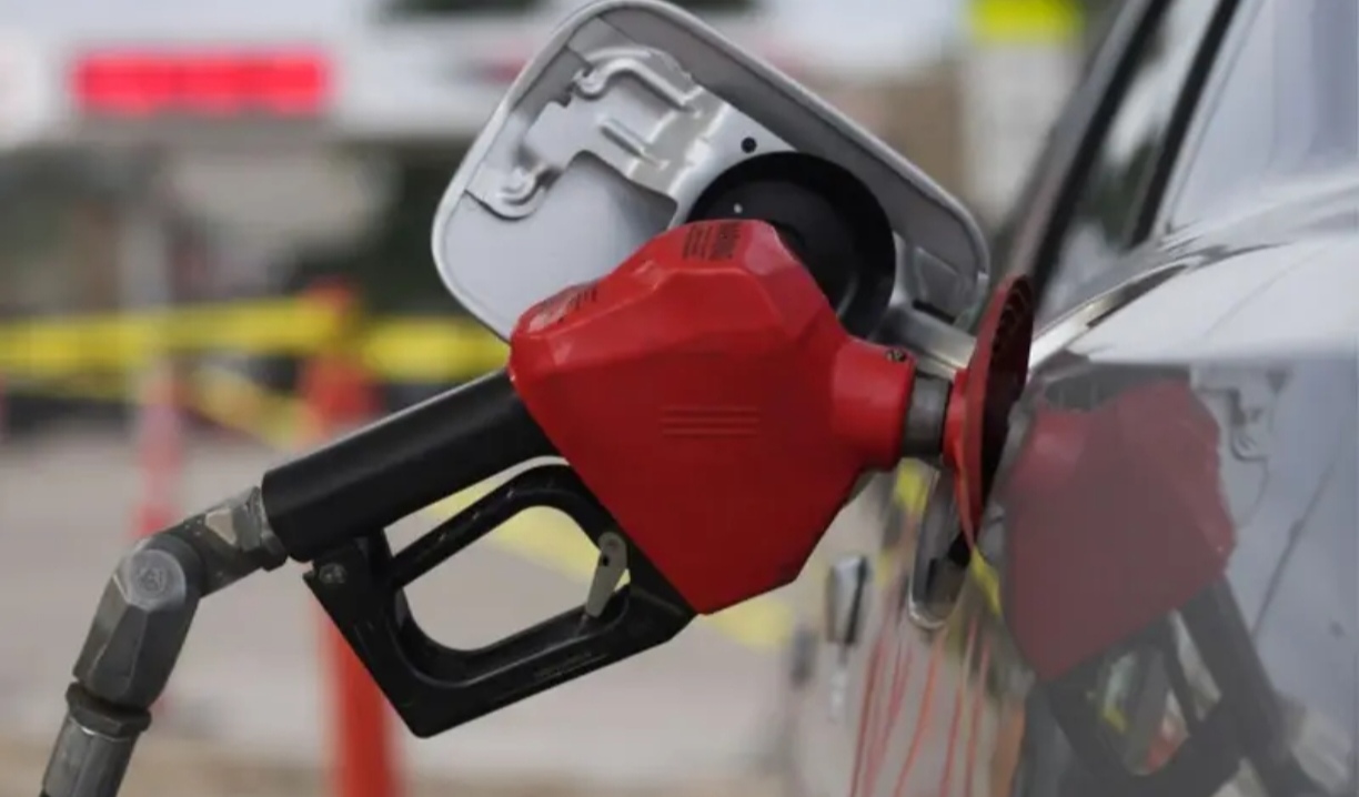 Gobierno congela combustibles