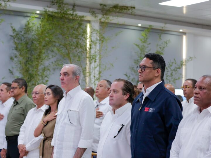 Presidente Abinader encabeza puesta en funcionamiento del Sistema 911 en Montecristi