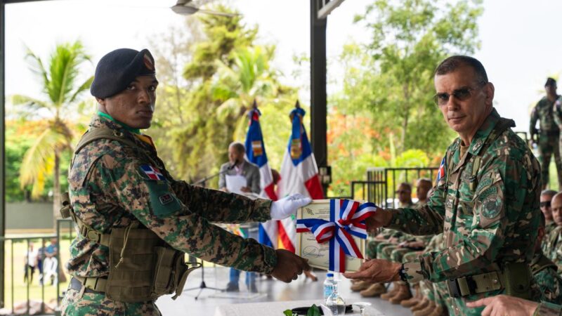 Comandante del Ejército encabeza graduación de 587 nuevos conscriptos en el Campamento Militar “16 de Agosto”