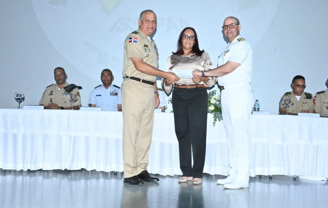 MIDE entrega RD$600 millones por concepto de Sueldo por Año a 327 militares en condición de retiro