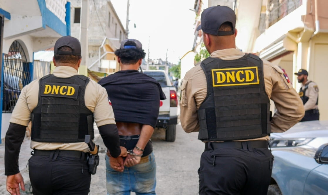 Golpean redes de microtráfico en el DN; arrestan 15 personas y sacan de la calles más de 10,000 gramos 