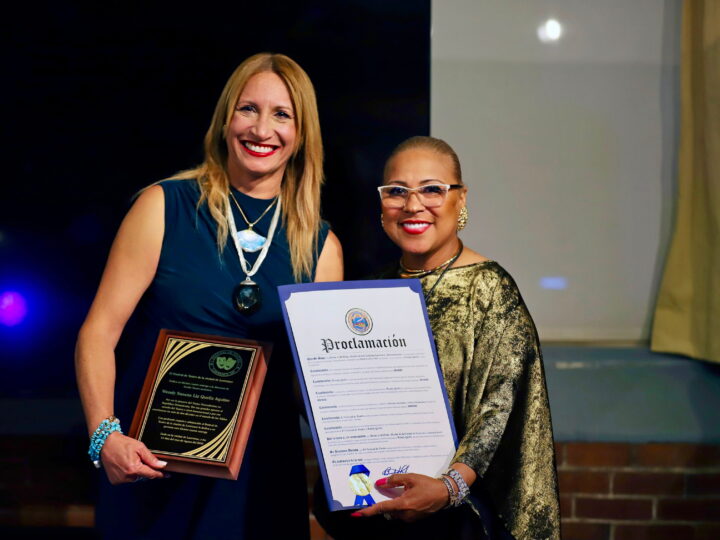 Wendy Queliz recibe cinco reconocimientos en Estados Unidos por su destacada labor en el teatro inclusivo