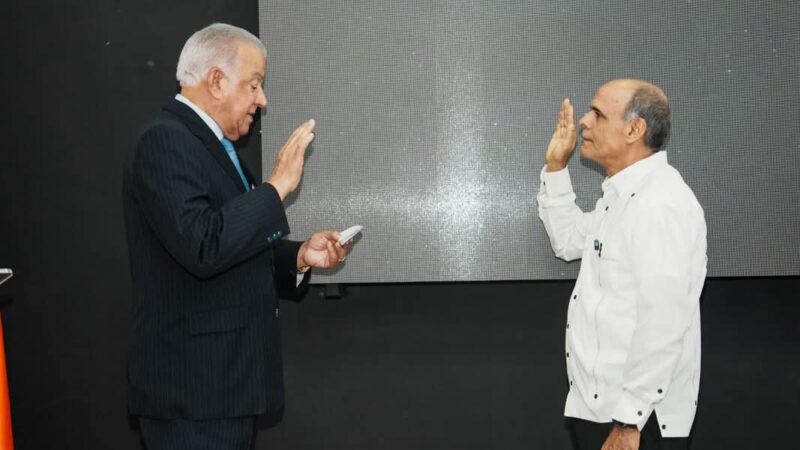 Ministro Andrés Bautista juramenta a Carlos Paulino como nuevo director de la Defensa Civil