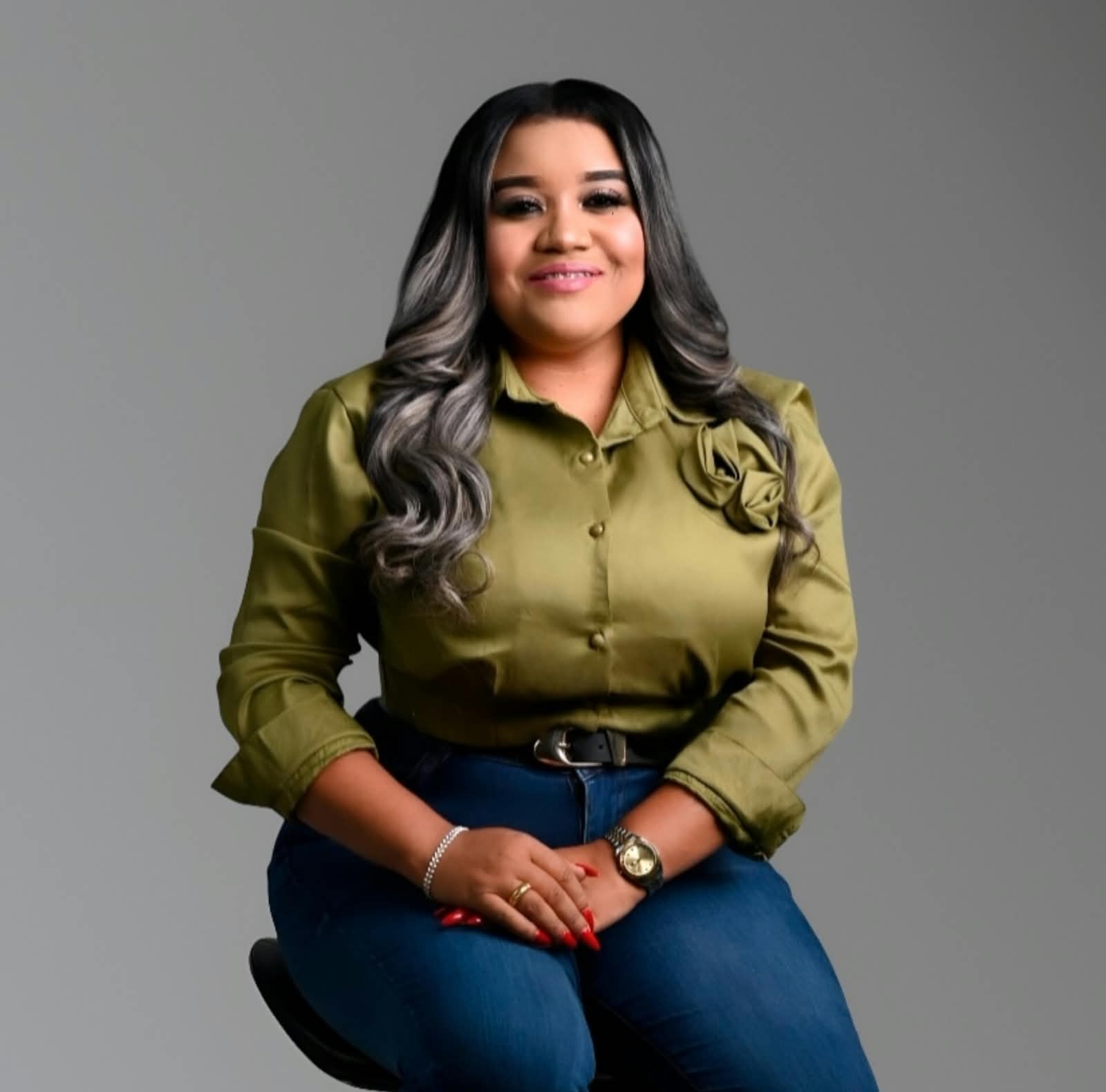 Wendy Sierra celebra su cumpleaños destacando su trayectoria en el periodismo dominicano