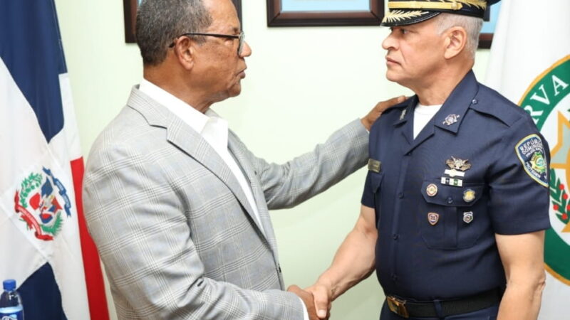 Director de la Policía Nacional visita la Dirección de la Reserva