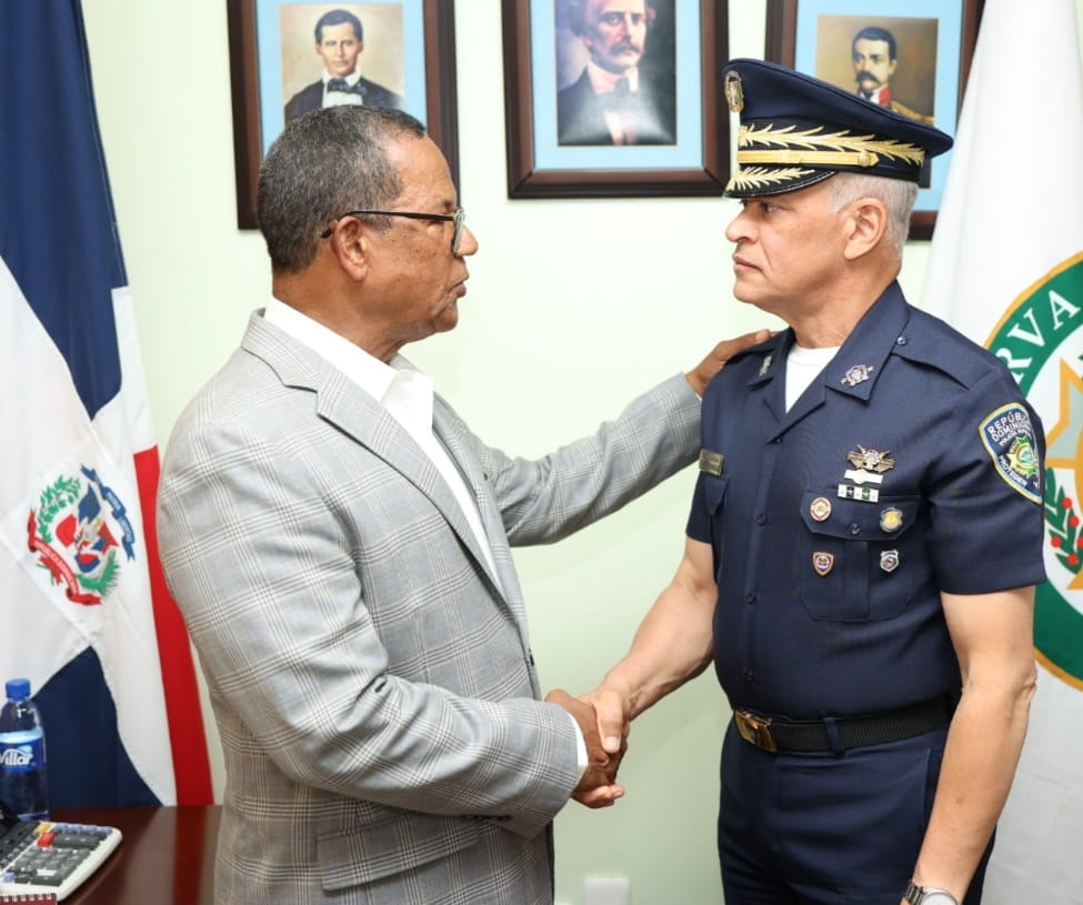 Director de la Policía Nacional visita la Dirección de la Reserva