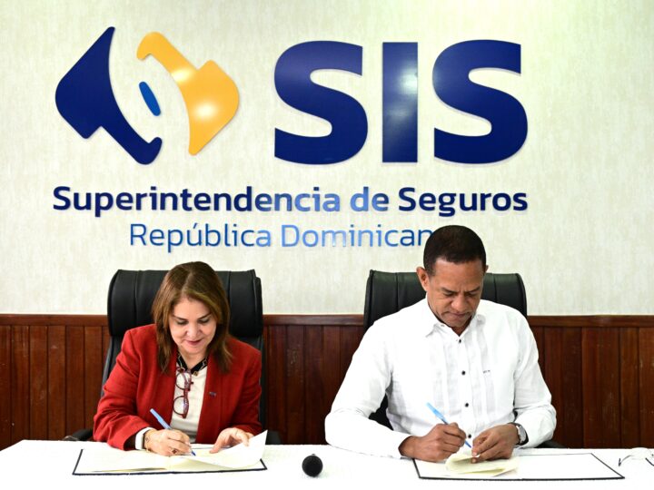 Superintendencia de Seguros y UNIBE acuerdan fortalecer capacitación y cultura de cumplimiento en el sector