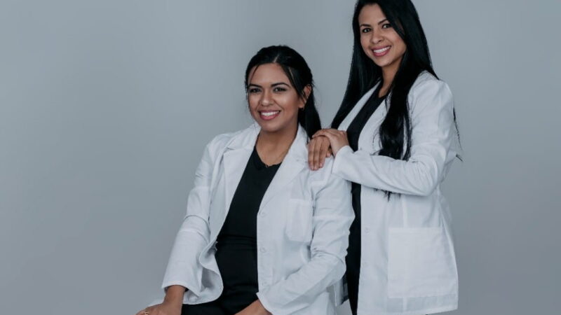 La Dra. Karina García impulsa Healthy Smile Foundation: una iniciativa para devolver la sonrisa y la dignidad a los adultos mayores