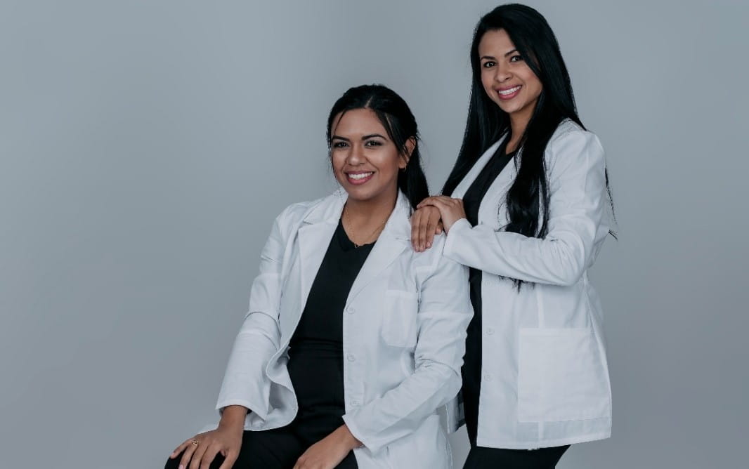 La Dra. Karina García impulsa Healthy Smile Foundation: una iniciativa para devolver la sonrisa y la dignidad a los adultos mayores