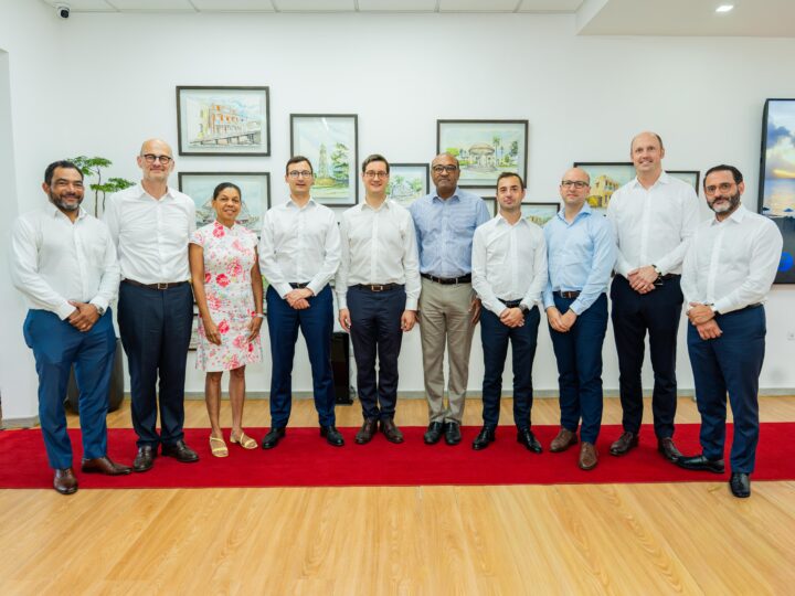 CEO Y ALTOS EJECUTIVOS DE VINCI AIRPORTS VISITAN LAS TERMINALES FBO OPERADAS POR UNIVERSAL AVIATION EN PUERTO PLATA Y SAMANÁ